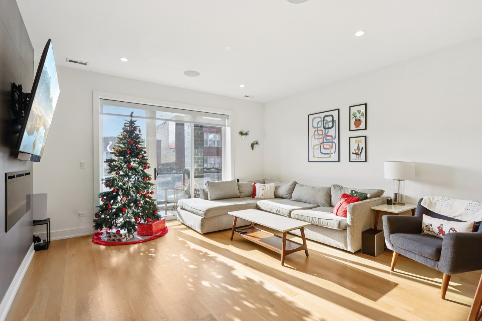 3616 W DIVERSEY Avenue 2W