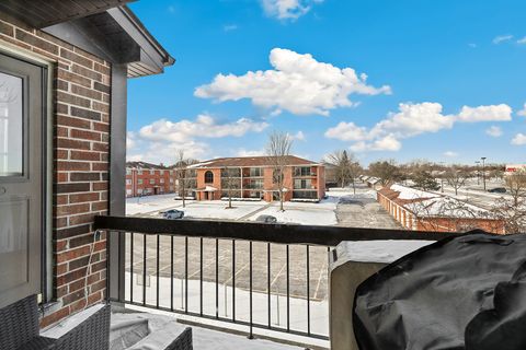 Tiny photo for 5024 Circle Court #1010, Crestwood, IL 60418 (MLS # 12558026)