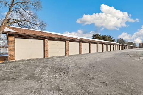 Tiny photo for 5024 Circle Court #1010, Crestwood, IL 60418 (MLS # 12558026)