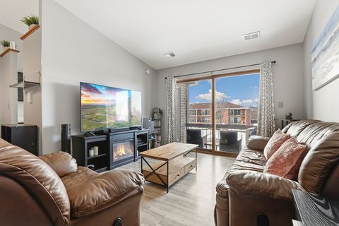 Tiny photo for 5024 Circle Court #1010, Crestwood, IL 60418 (MLS # 12558026)