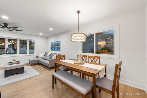 Tiny photo for 1942 Trail Ridge Street, Arlington Heights, IL 60004 (MLS # 12519169)