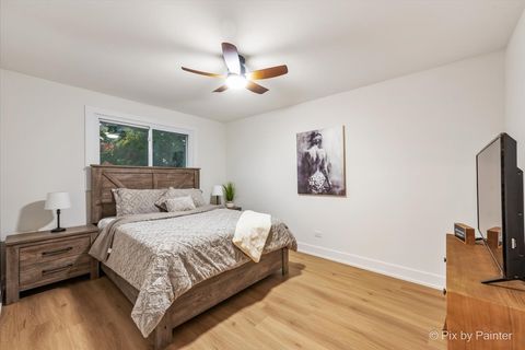 Tiny photo for 1942 Trail Ridge Street, Arlington Heights, IL 60004 (MLS # 12519169)