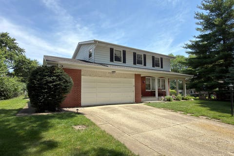 Tiny photo for 2022 E Woodview Drive, Mount Prospect, IL 60056 (MLS # 12700063)