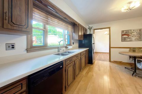 Tiny photo for 2022 E Woodview Drive, Mount Prospect, IL 60056 (MLS # 12700063)