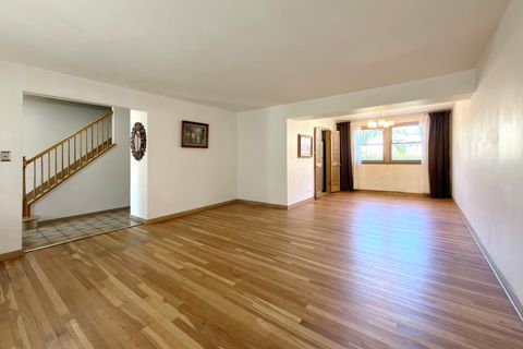 Tiny photo for 2022 E Woodview Drive, Mount Prospect, IL 60056 (MLS # 12700063)