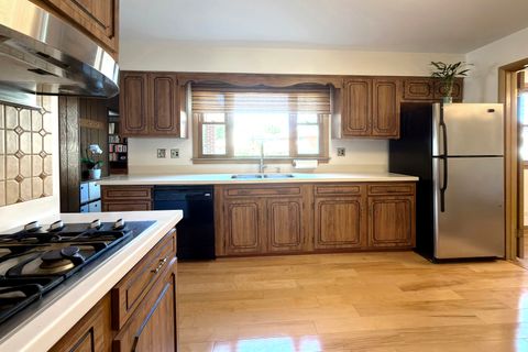 Tiny photo for 2022 E Woodview Drive, Mount Prospect, IL 60056 (MLS # 12700063)