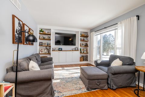 Tiny photo for 610 W WEGNER Road, McHenry, IL 60051 (MLS # 12555560)