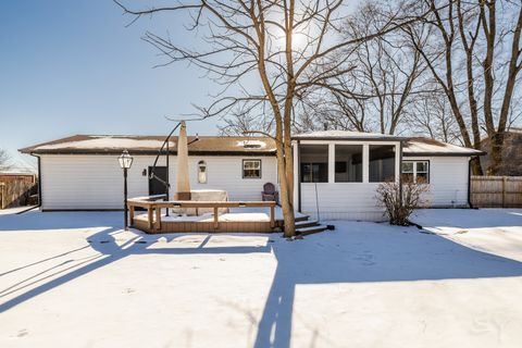 Tiny photo for 610 W WEGNER Road, McHenry, IL 60051 (MLS # 12555560)