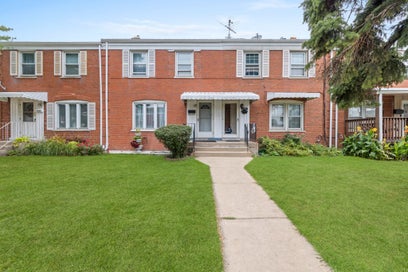 5242 W 63rd Place Chicago IL 60638