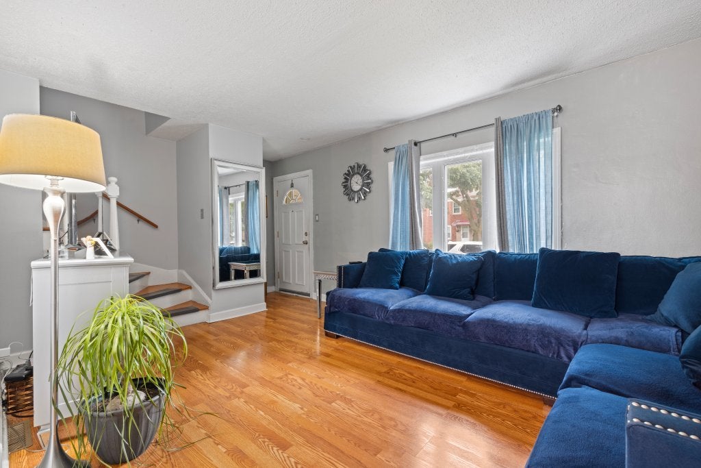 5242 W 63rd Place