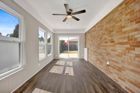 Tiny photo for 1900 Manchester Avenue, Westchester, IL 60154 (MLS # 12542059)