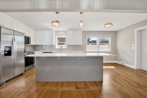 Tiny photo for 1900 Manchester Avenue, Westchester, IL 60154 (MLS # 12542059)