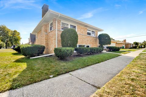 Tiny photo for 1900 Manchester Avenue, Westchester, IL 60154 (MLS # 12542059)