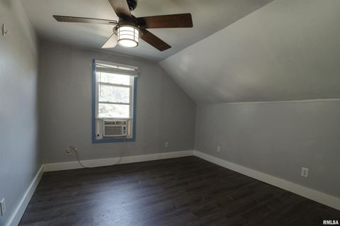 Tiny photo for 828 10TH Avenue, Fulton, IL 61252 (MLS # QC4264267)