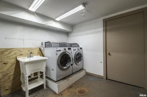 Tiny photo for 828 10TH Avenue, Fulton, IL 61252 (MLS # QC4264267)