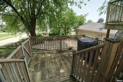 Tiny photo for 828 10TH Avenue, Fulton, IL 61252 (MLS # QC4264267)