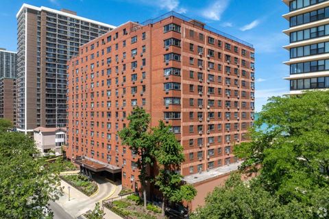 5815 N Sheridan Road 408 Chicago IL 60660