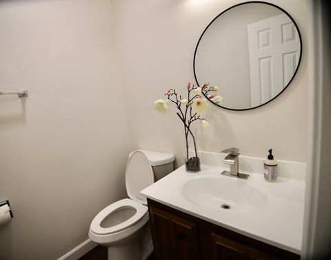 Tiny photo for 14 Edgewood Road, Vernon Hills, IL 60061 (MLS # 12482477)