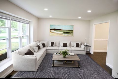 Tiny photo for 14 Edgewood Road, Vernon Hills, IL 60061 (MLS # 12482477)