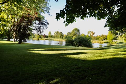 Tiny photo for 14 Edgewood Road, Vernon Hills, IL 60061 (MLS # 12482477)