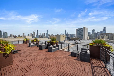Tiny photo for 900 N Kingsbury Street #1112, Chicago, IL 60610 (MLS # 12732511)
