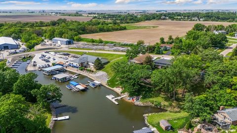 Tiny photo for 368 Holiday Drive, Lake Holiday, IL 60552 (MLS # 12655484)