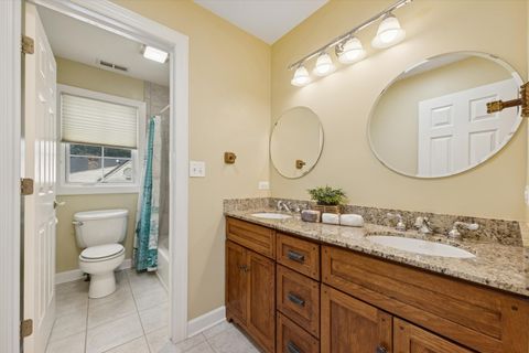 Tiny photo for 300 E Crescent Avenue, Elmhurst, IL 60126 (MLS # 12467371)