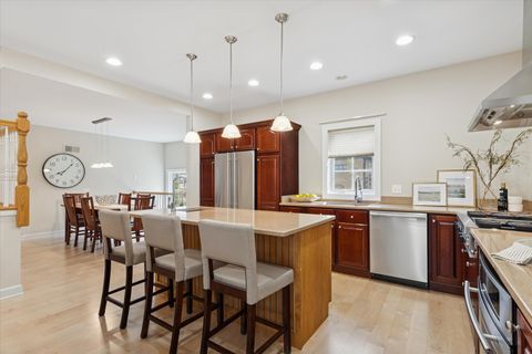 Tiny photo for 300 E Crescent Avenue, Elmhurst, IL 60126 (MLS # 12467371)