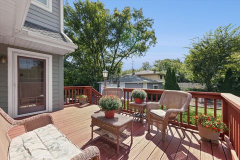 Tiny photo for 300 E Crescent Avenue, Elmhurst, IL 60126 (MLS # 12467371)