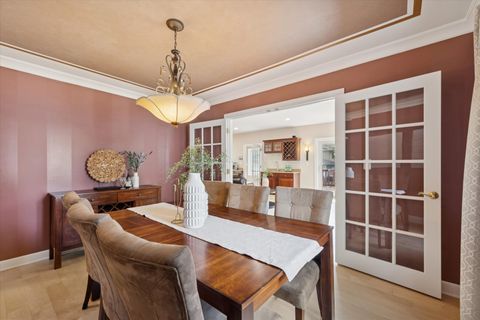 Tiny photo for 300 E Crescent Avenue, Elmhurst, IL 60126 (MLS # 12467371)