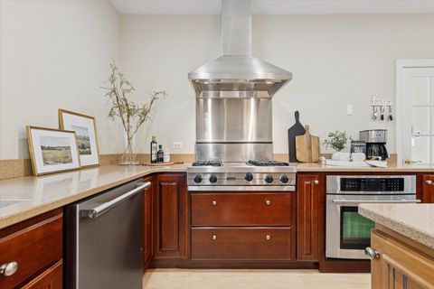 Tiny photo for 300 E Crescent Avenue, Elmhurst, IL 60126 (MLS # 12467371)