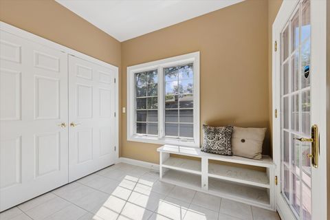 Tiny photo for 300 E Crescent Avenue, Elmhurst, IL 60126 (MLS # 12467371)