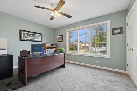 Tiny photo for 300 E Crescent Avenue, Elmhurst, IL 60126 (MLS # 12467371)