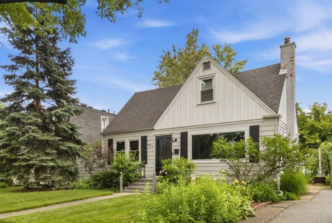 Photo of 239 Nora Avenue, Glenview, IL 60025 (MLS # 12666415)