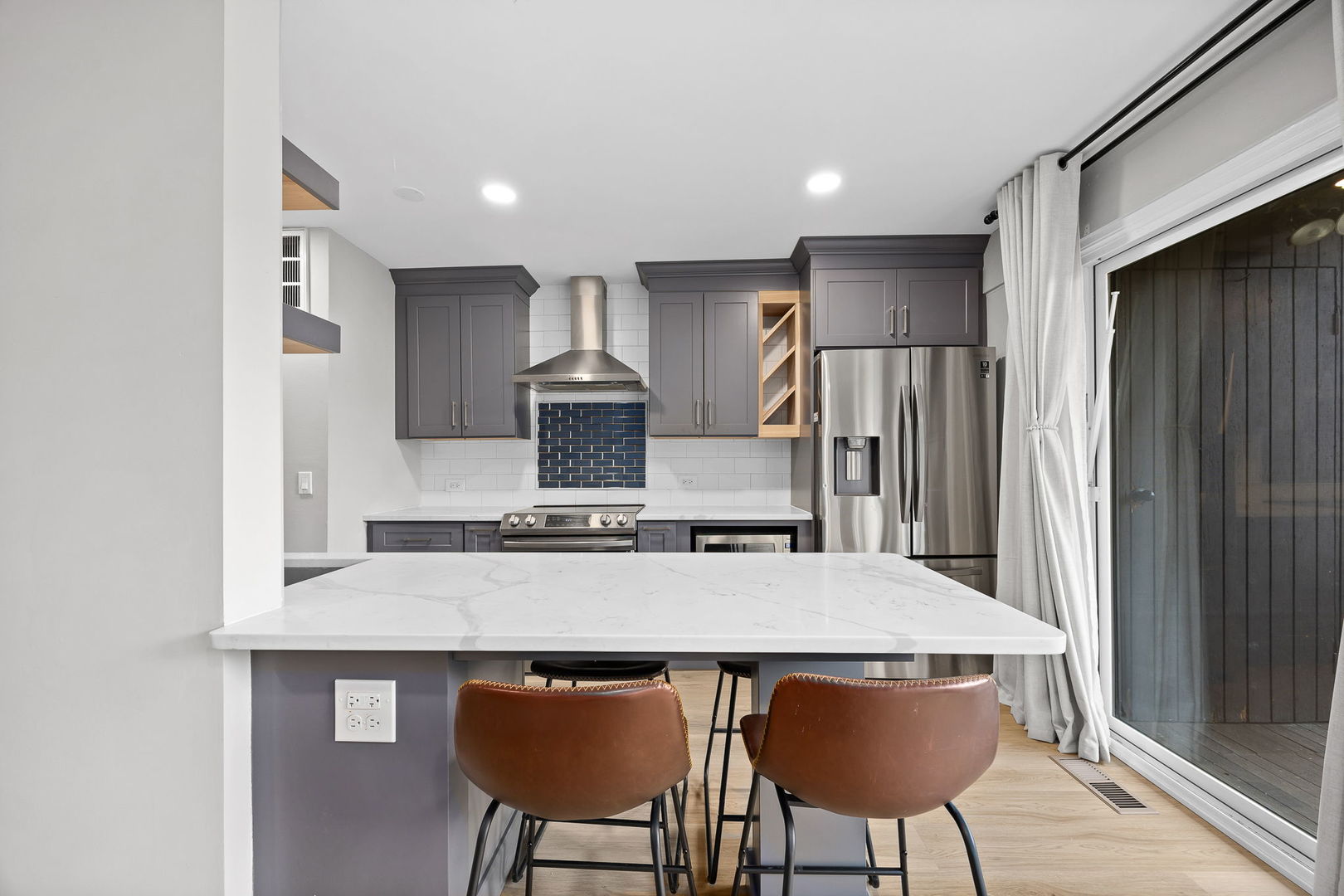 5505 Lakeside Drive 2F