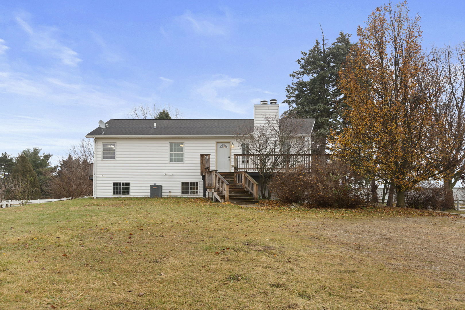 Antioch, Illinois 60002, United States, 4 Bedrooms Bedrooms, ,3 BathroomsBathrooms,Residential,Active,249378