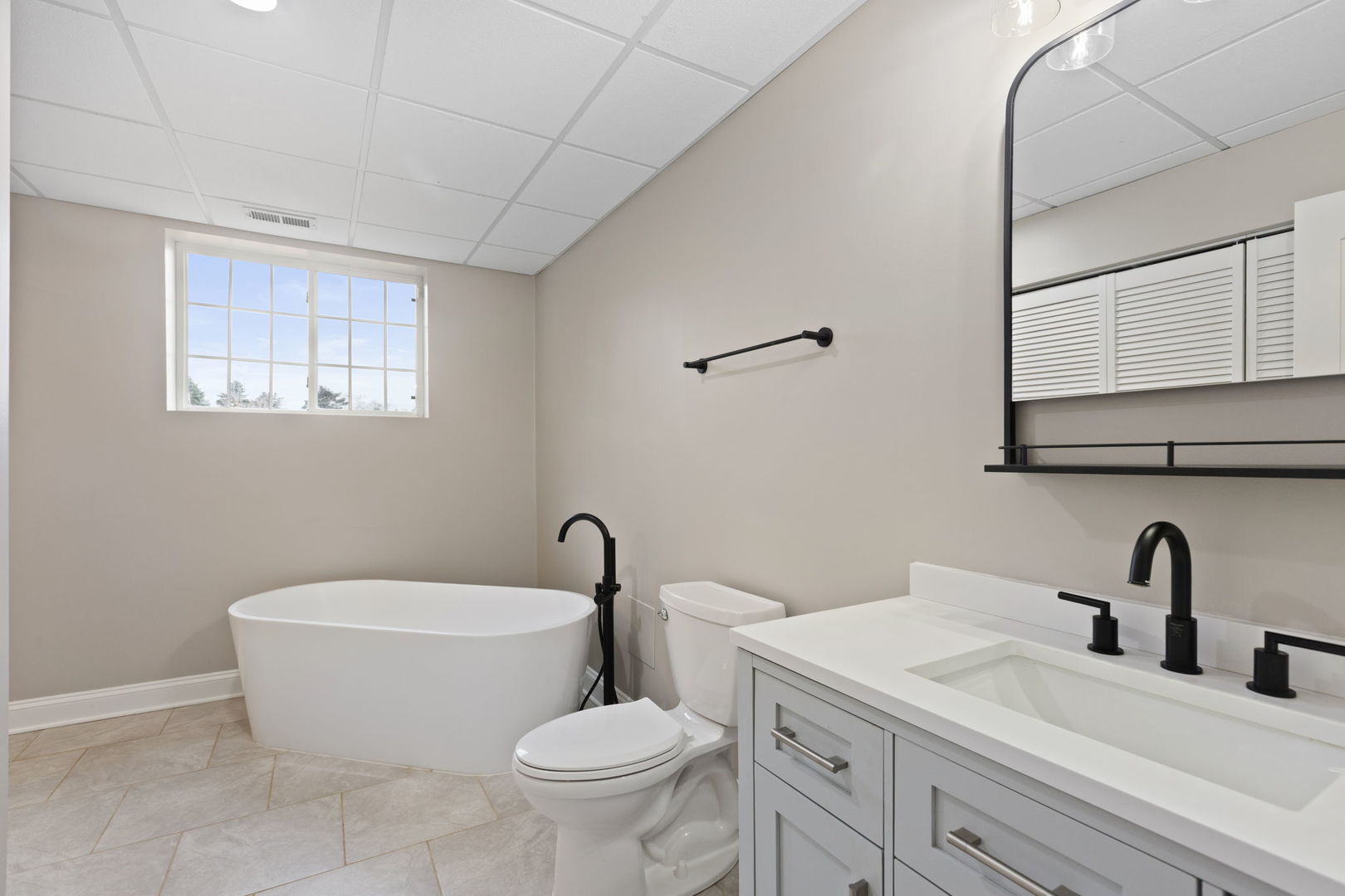 Antioch, Illinois 60002, United States, 4 Bedrooms Bedrooms, ,3 BathroomsBathrooms,Residential,Active,249378