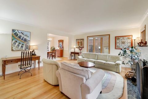 Tiny photo for 6621 N Keating Avenue, Lincolnwood, IL 60712 (MLS # 12590829)