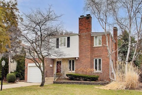 Photo of 6621 N Keating Avenue, Lincolnwood, IL 60712 (MLS # 12590829)