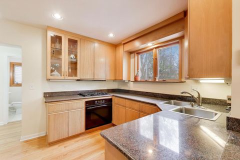 Tiny photo for 6621 N Keating Avenue, Lincolnwood, IL 60712 (MLS # 12590829)