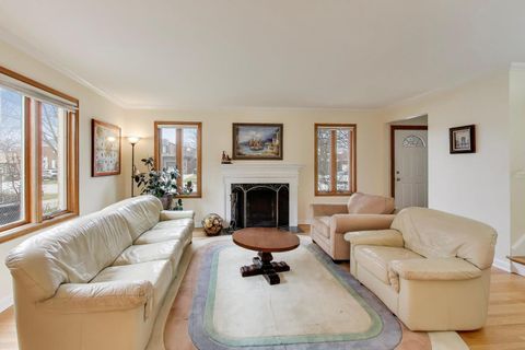 Tiny photo for 6621 N Keating Avenue, Lincolnwood, IL 60712 (MLS # 12590829)