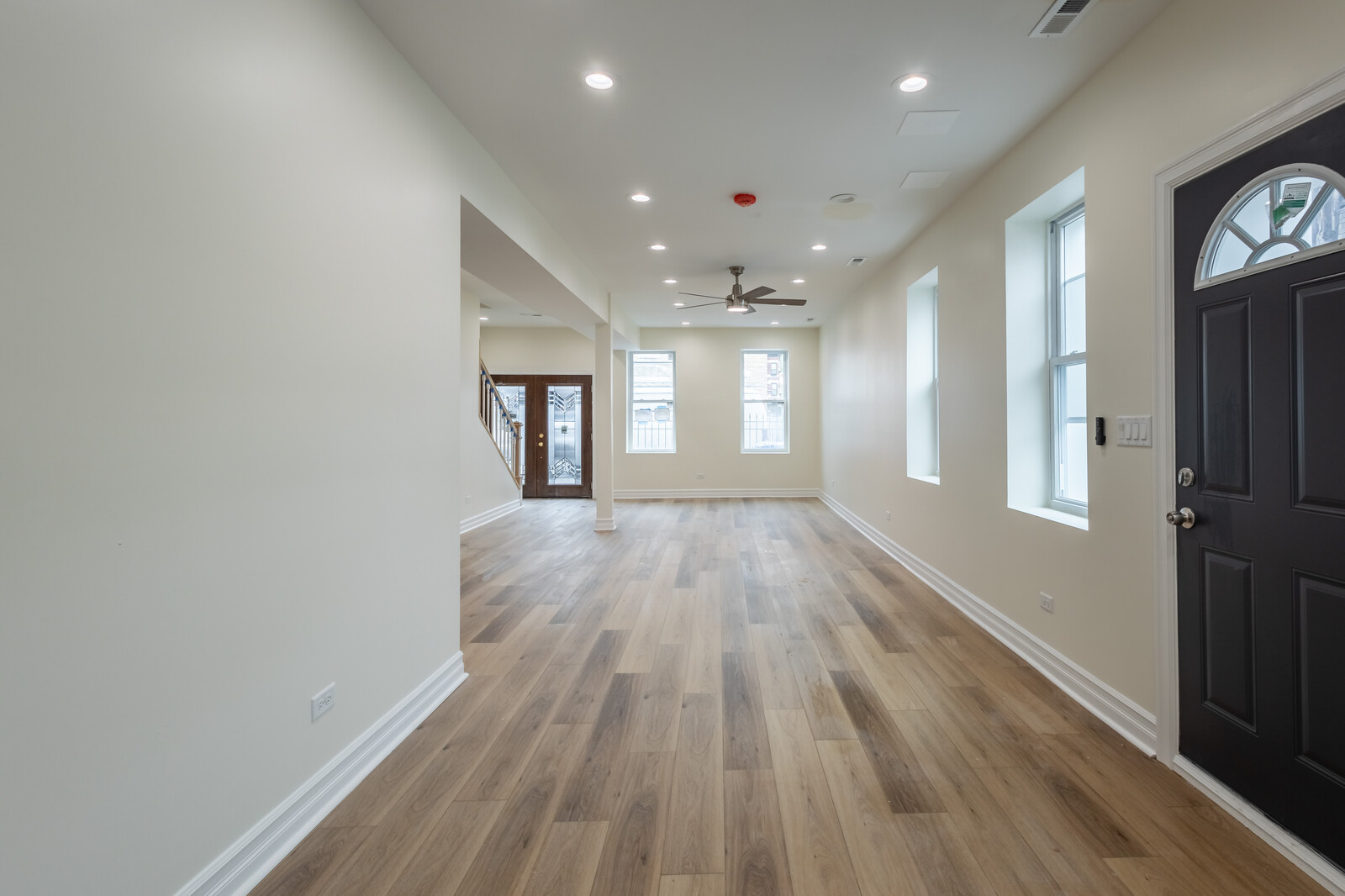 1013 W 18th Place