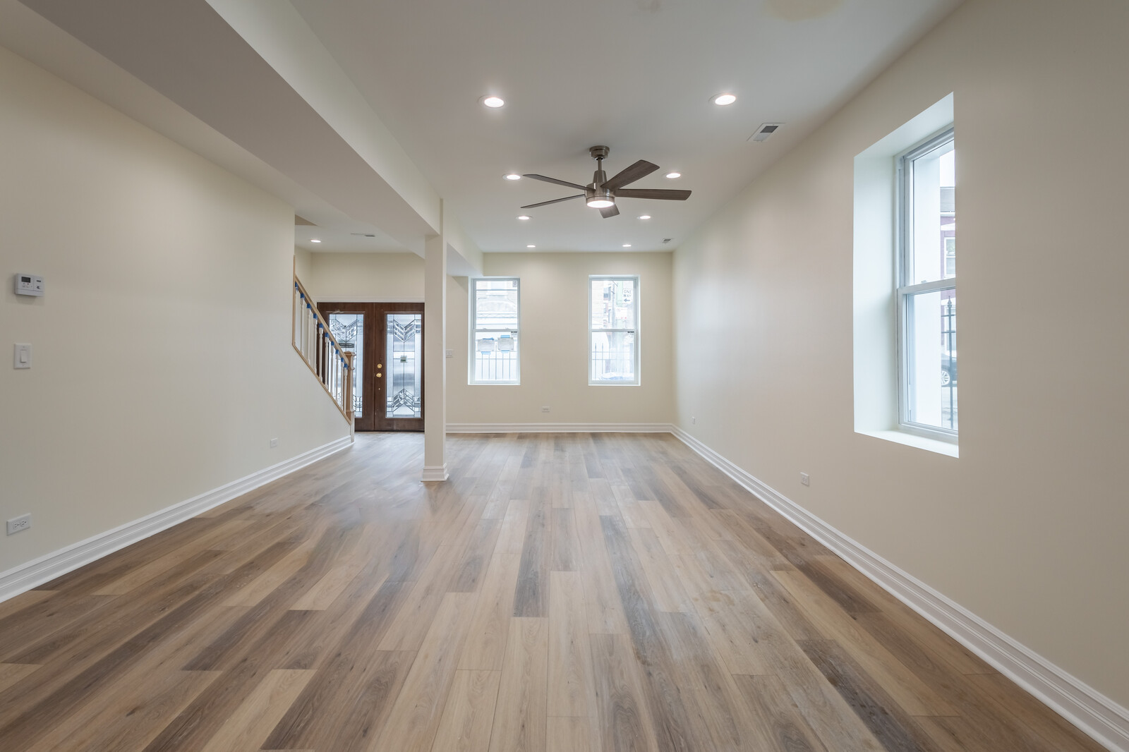 1013 W 18th Place