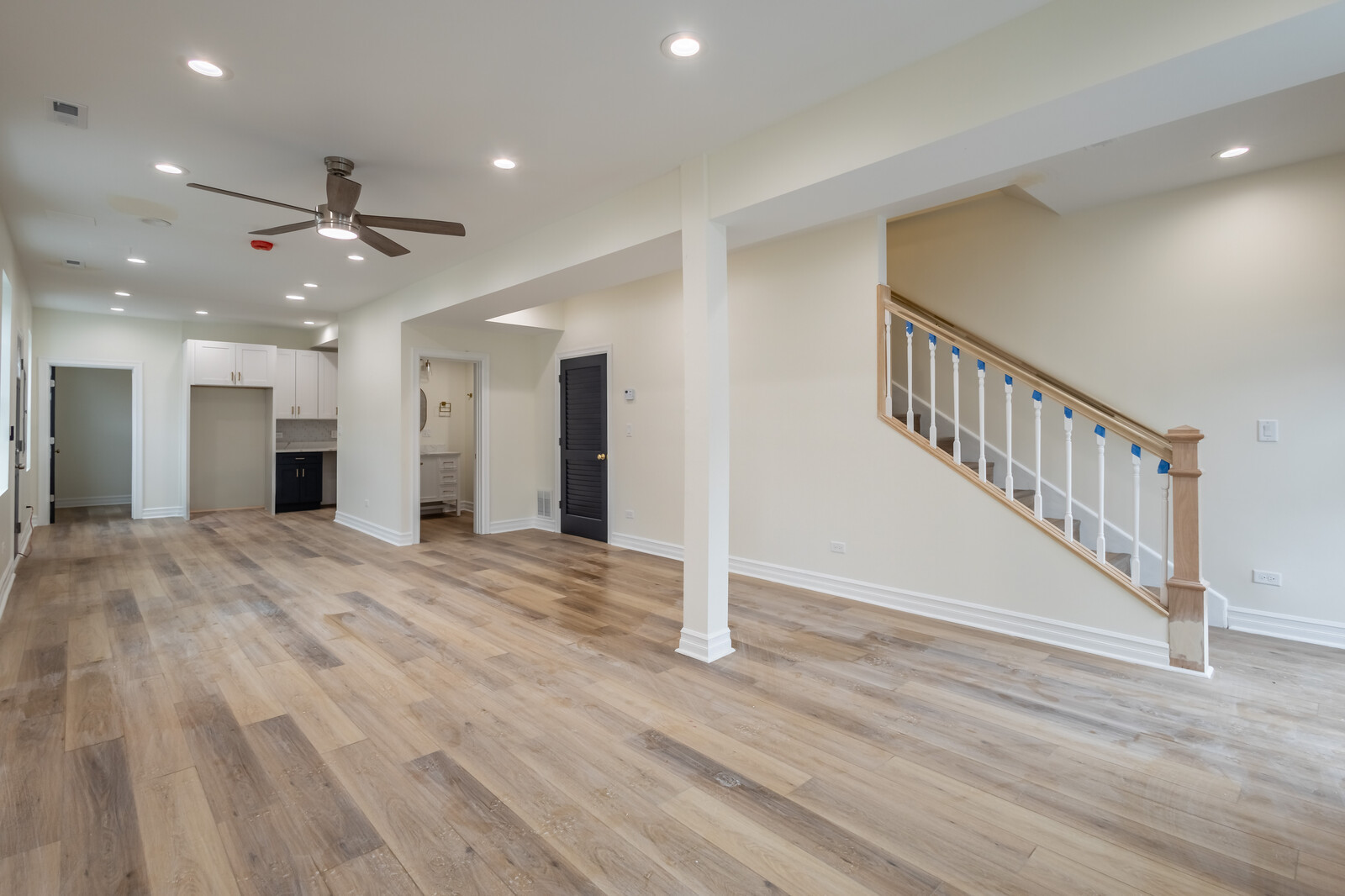 1013 W 18th Place