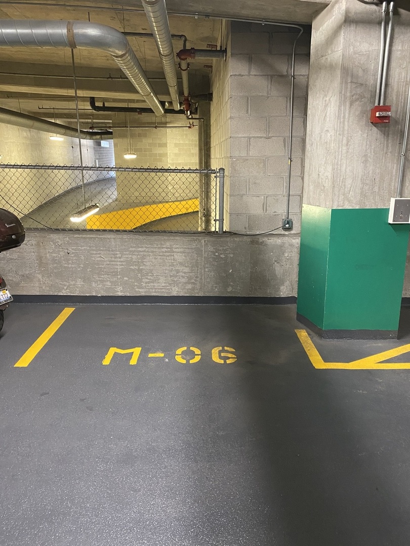 60 E Monroe Street P4-06