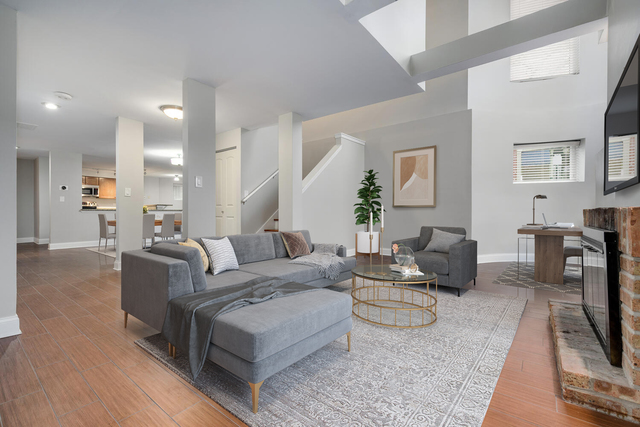 1034 W Armitage Avenue A