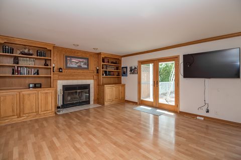 Tiny photo for 6107 Coachlight Road, Crystal Lake, IL 60012 (MLS # 12462400)