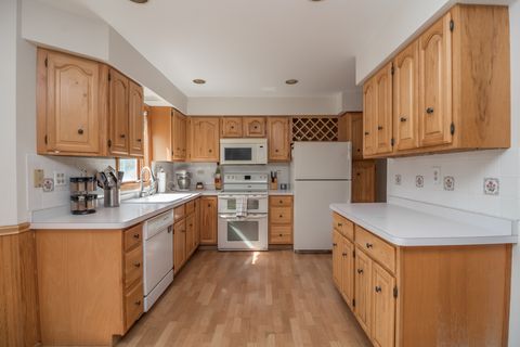 Tiny photo for 6107 Coachlight Road, Crystal Lake, IL 60012 (MLS # 12462400)