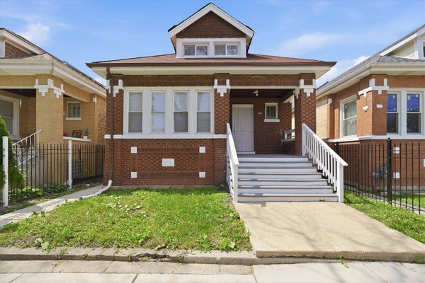 6318 S FAIRFIELD AVE, CHICAGO, IL 60629 - Image ca000abe3d1d3cbf72fefeb9cc849f2d/3157285195