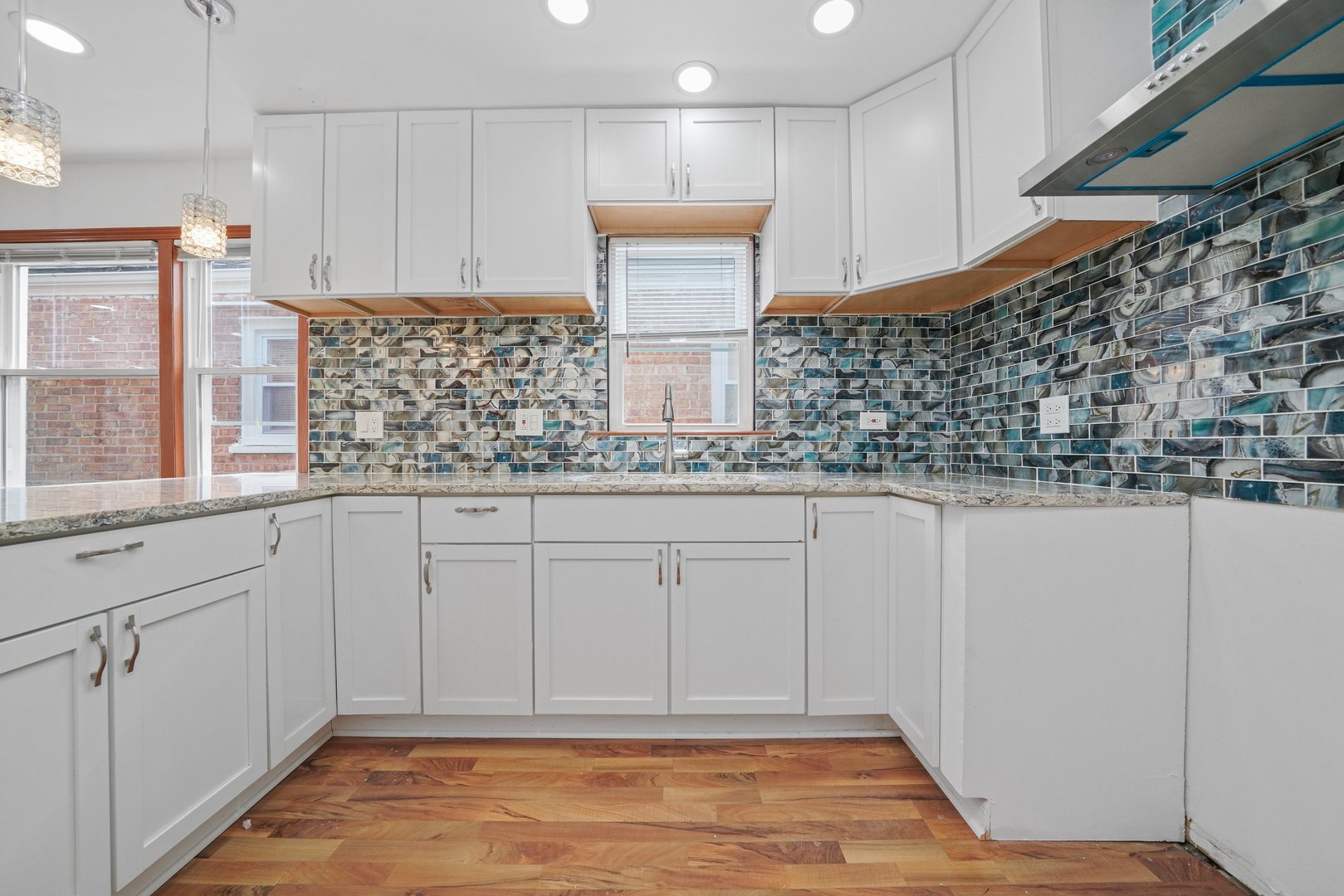 6642 S Wolcott Avenue